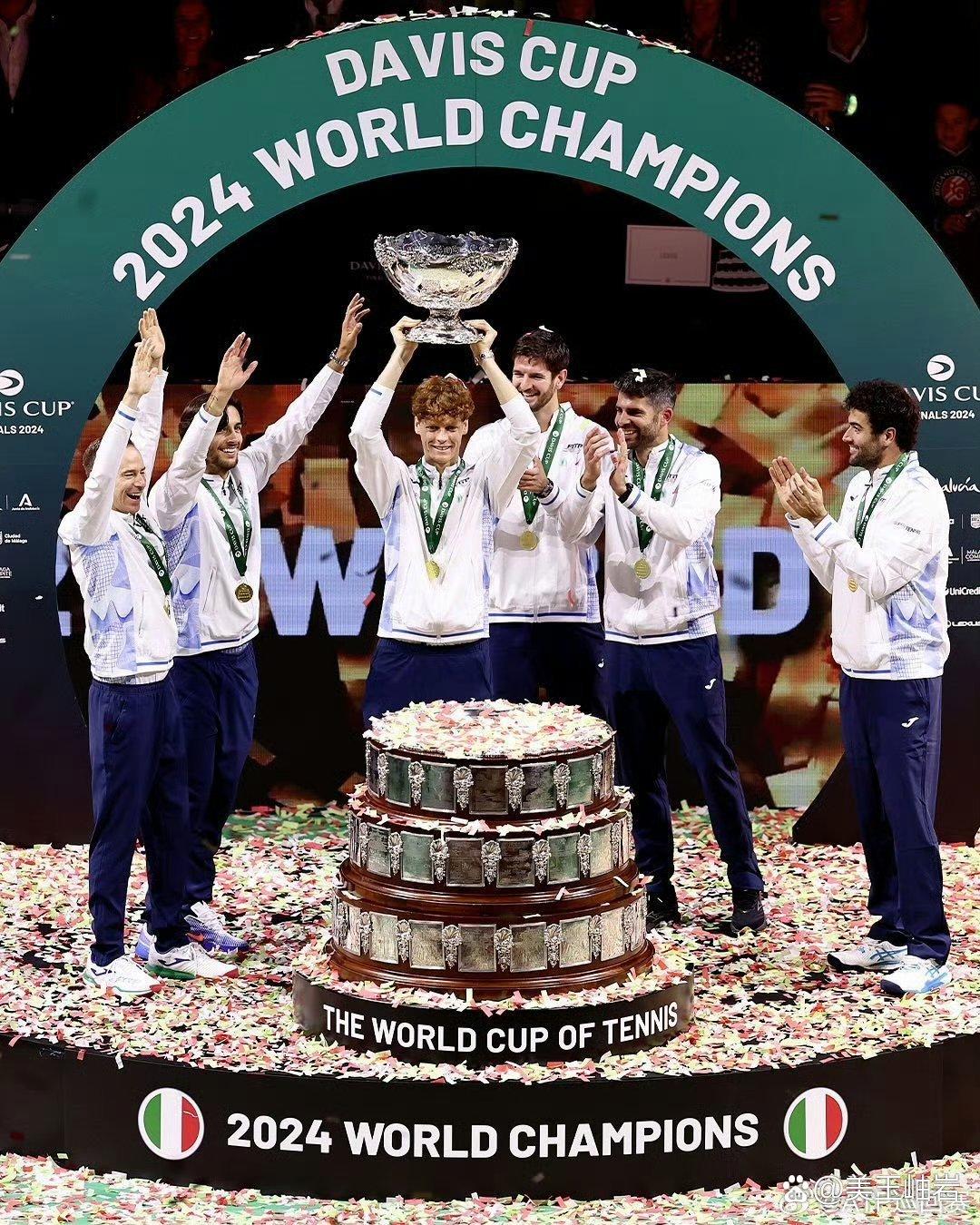 包含西亚球队联手取得胜利，向冠军冲刺的词条