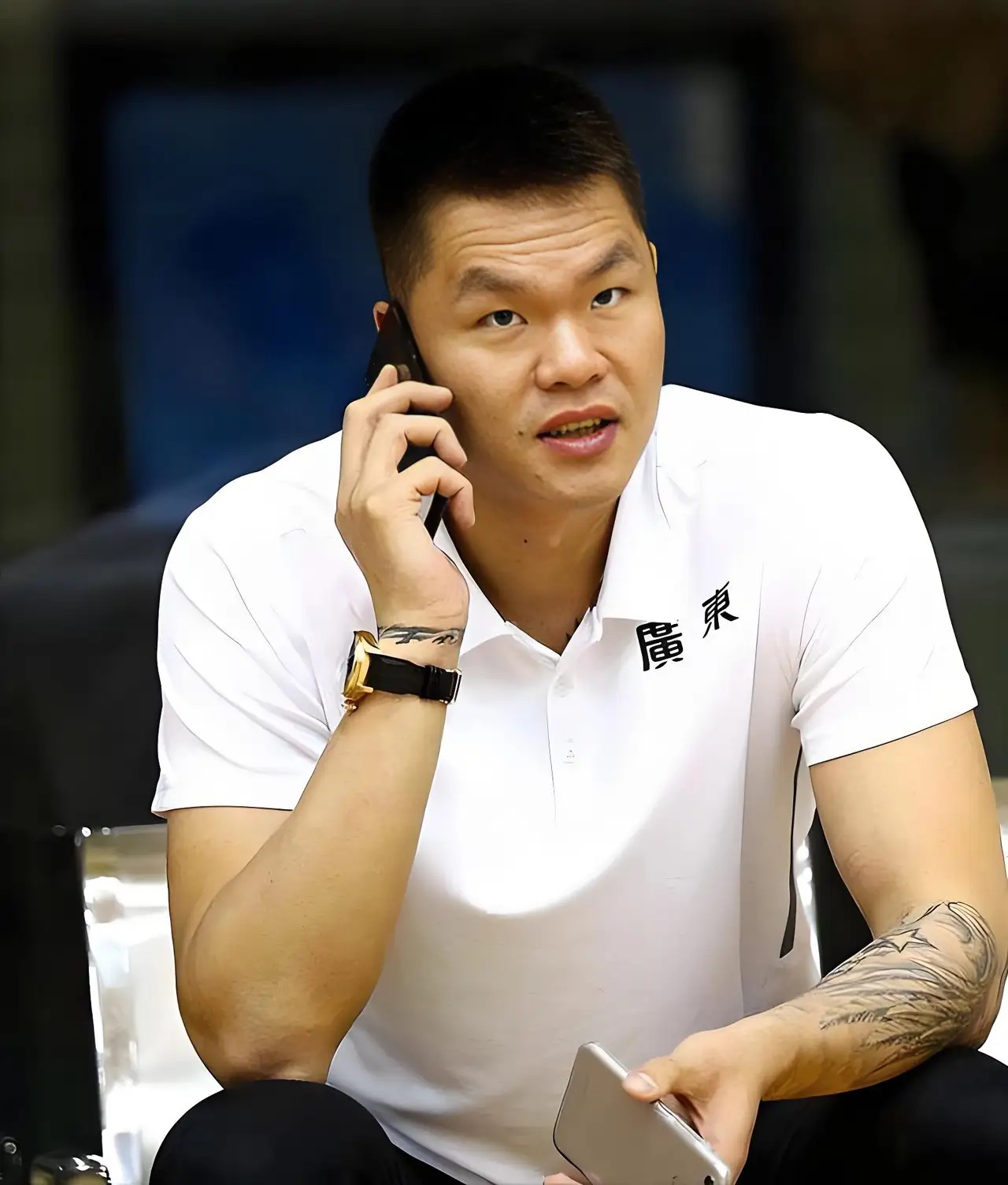 包含广东宣布球队主教练变动球迷瞩目未来的词条