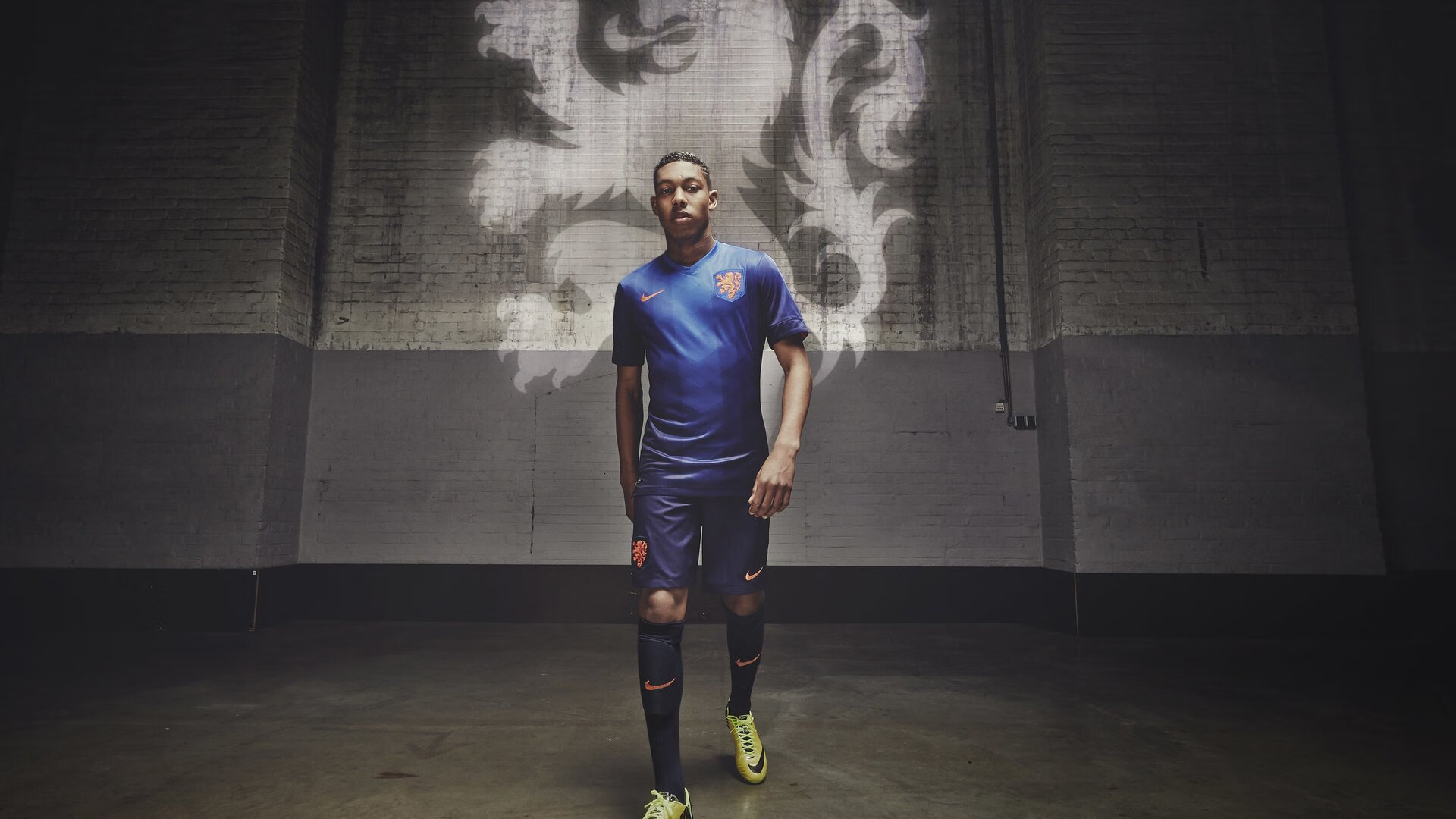 绿茵与硬木的错位传奇,当欧冠半决赛的战术风云投射在尼克斯险胜凯尔特人的夜晚