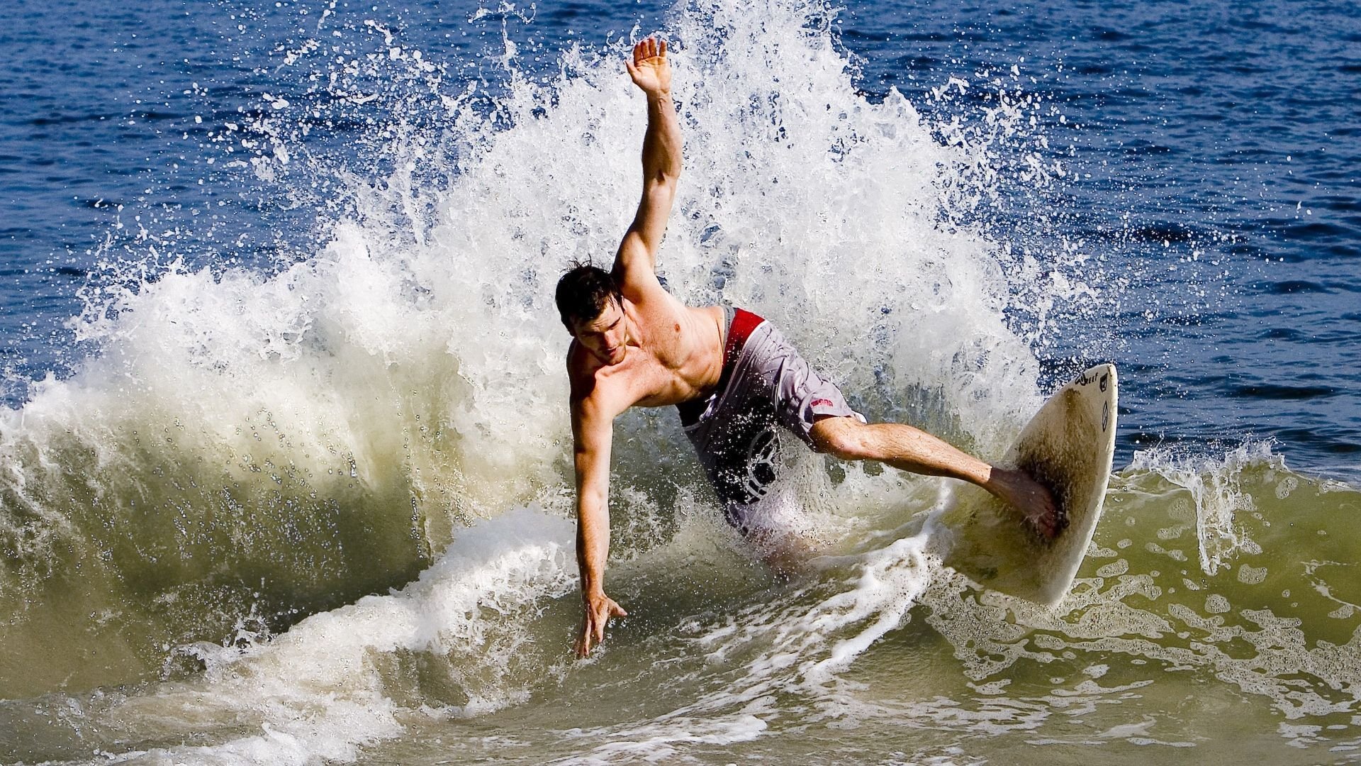 蒙特卡洛的红色旋风，鲁德轻取ATP总决赛，点燃赛场与时代的对话